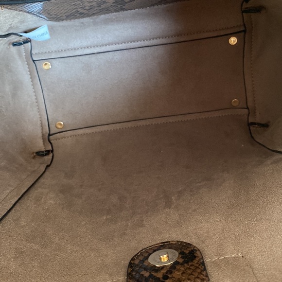 NWT Brown python print purse with makeup bag - Picture 6 of 6